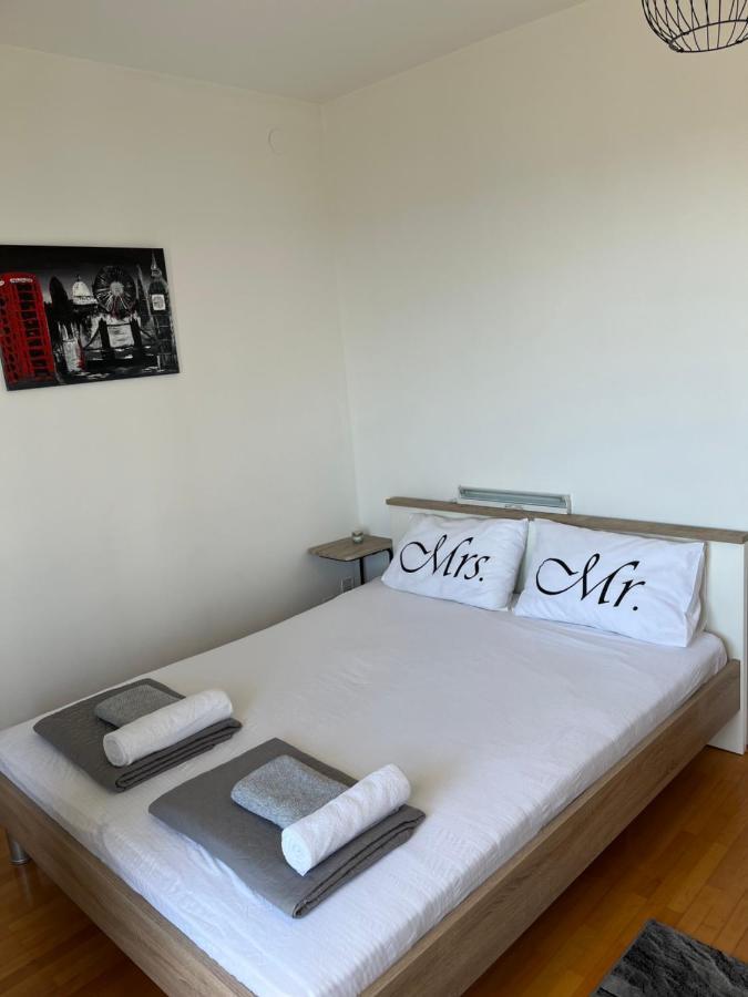 Apartments Cvjetkovic Mlini Exterior photo
